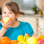 Pola Makan Sehat Pada Anak Dapat Anda Kenalkan Dengan Cara Ini